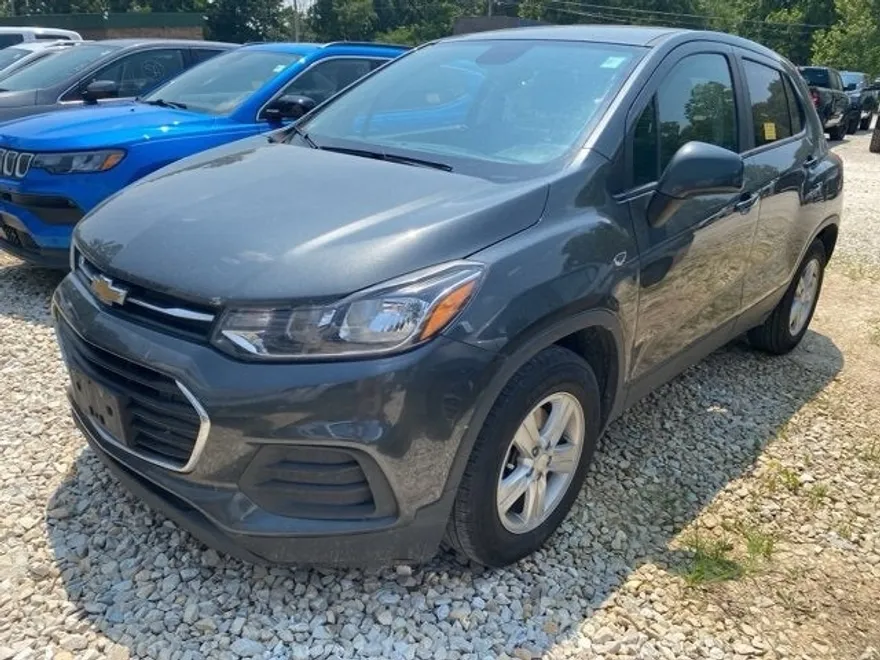 2020 Chevrolet Trax LS photo 1