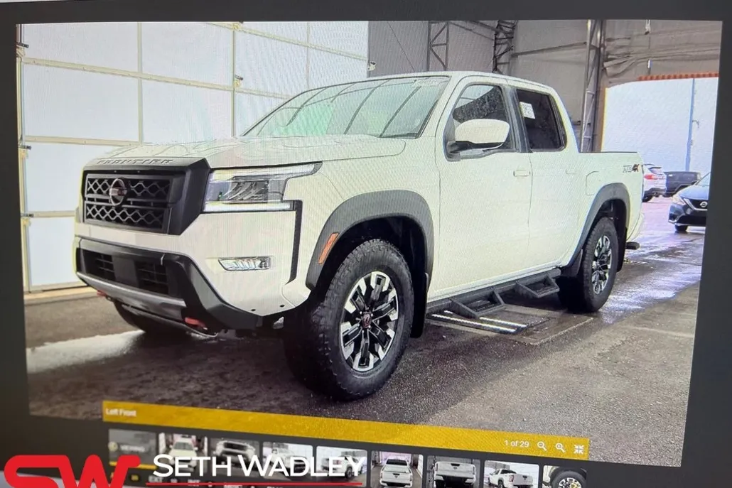 2022 Nissan Frontier PRO-4X photo 1