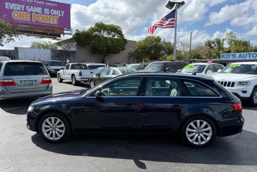 2010 Audi A4 2.0T Quattro Avant Premium Plus photo 1