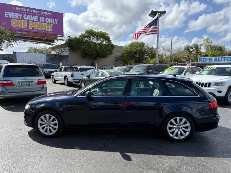 2010 Audi A4 2.0T Quattro Avant Premium Plus photo 1