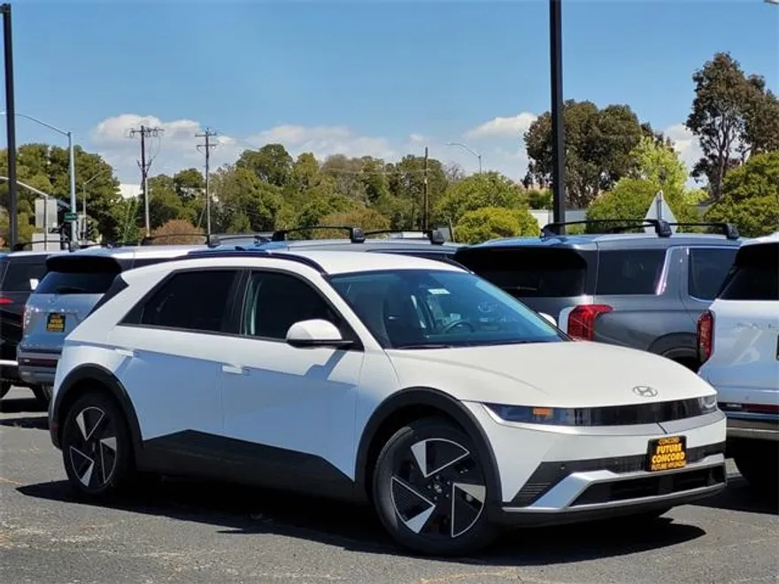 2025 Hyundai Ioniq 5 SEL photo 1