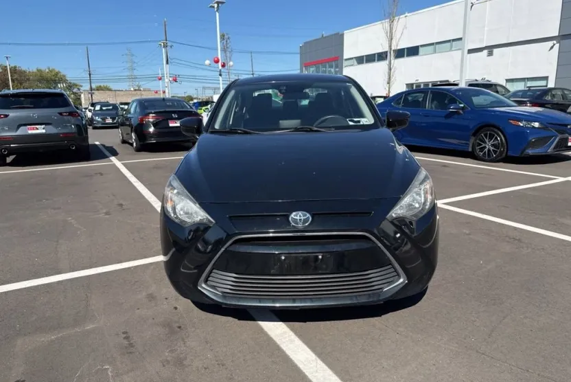 2017 Toyota Yaris iA Base photo 1