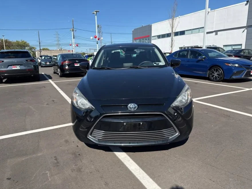 2017 Toyota Yaris iA Base photo 1