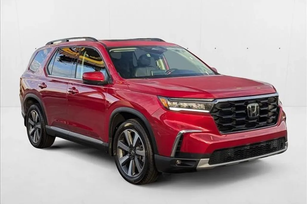 2024 Honda Pilot Touring Sport photo 1