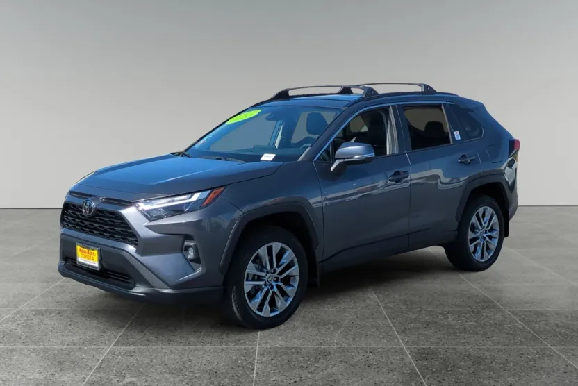 2022 Toyota RAV4 XLE Premium photo 1