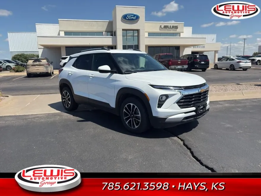 2024 Chevrolet Trailblazer LT photo 1