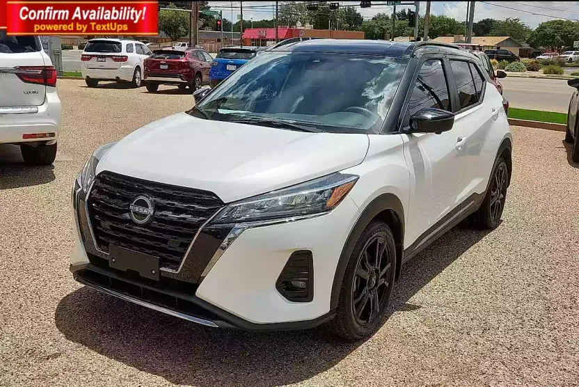 2024 Nissan Kicks SR photo 1