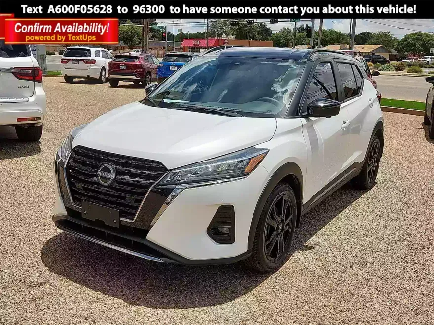 2024 Nissan Kicks SR photo 1