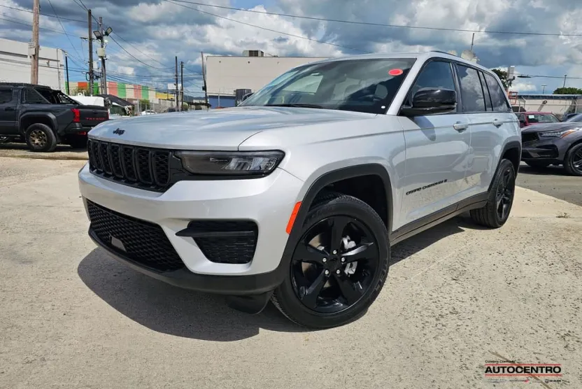 2024 Jeep Grand Cherokee Laredo photo 1