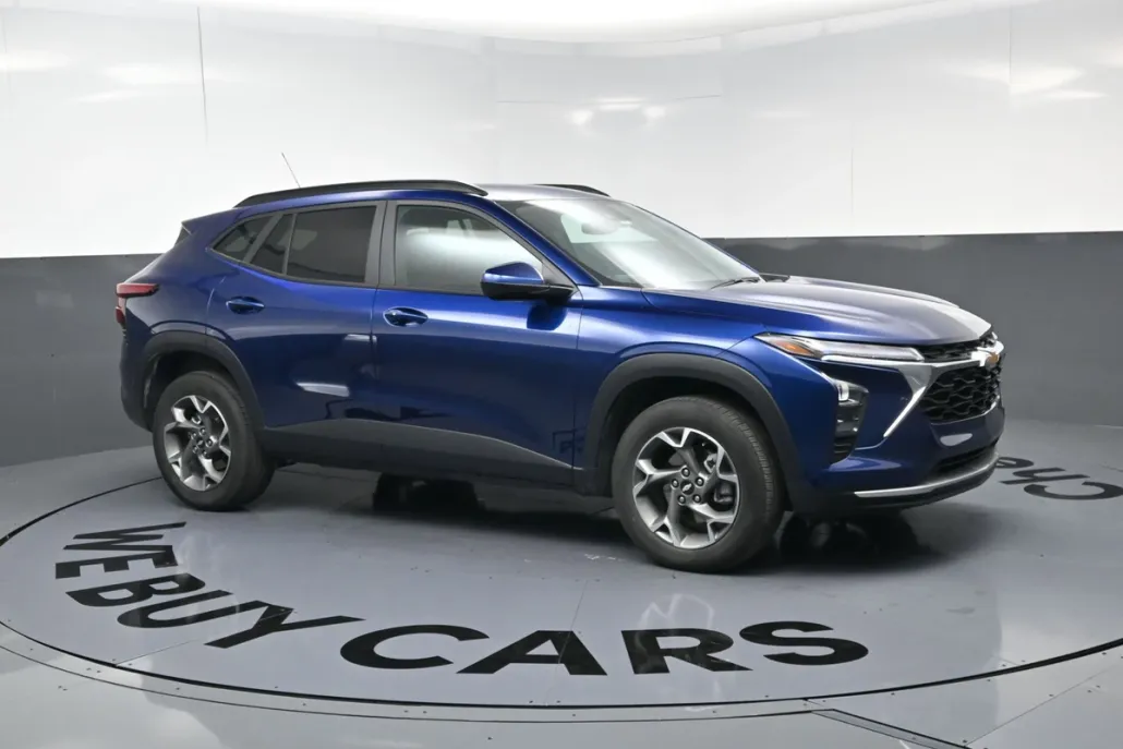 2024 Chevrolet Trax LT photo 1