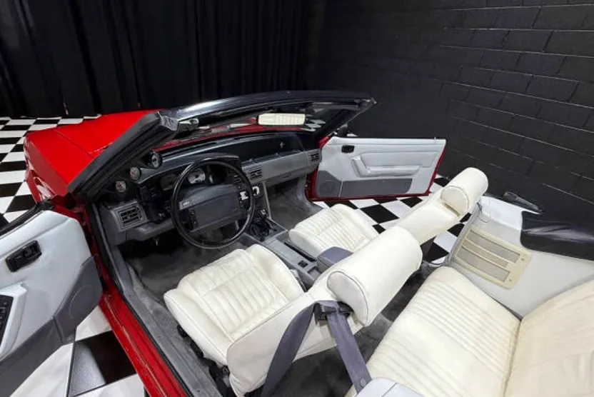 1993 Ford Mustang GT photo 1