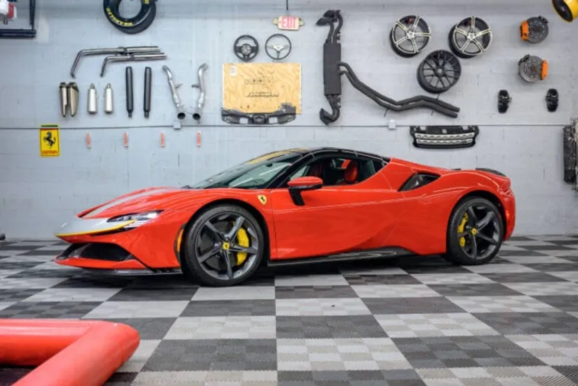 2023 Ferrari SF90 Spider photo 1