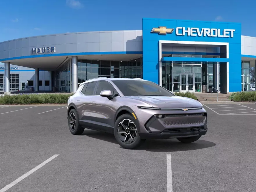 2026 Chevrolet Equinox LT photo 1