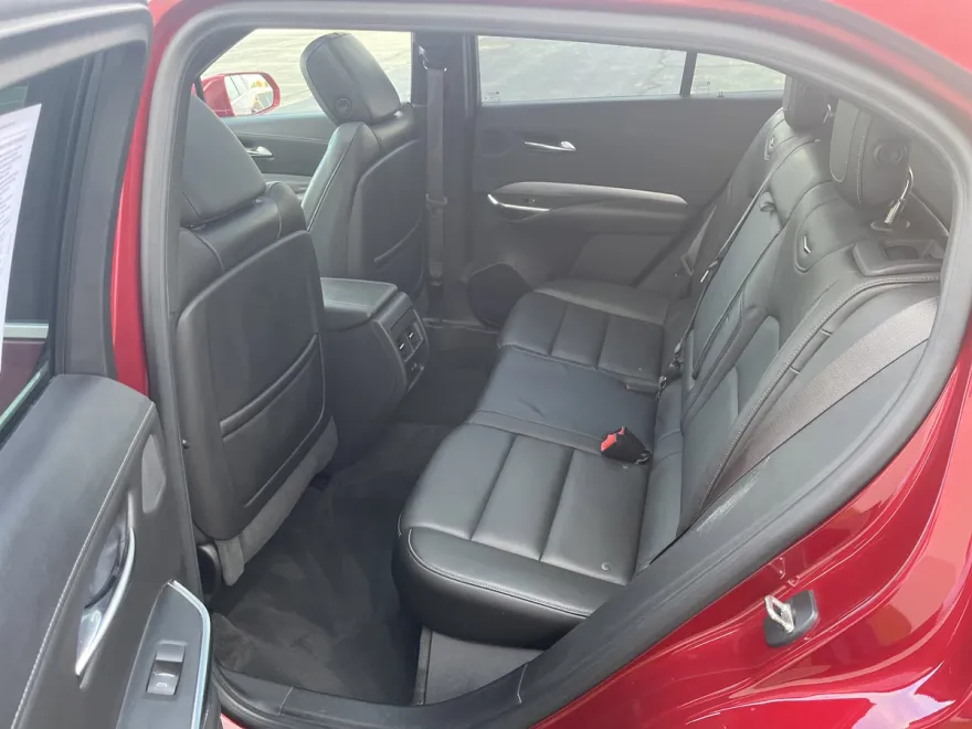 2019 Cadillac XT4 Premium Luxury photo 1