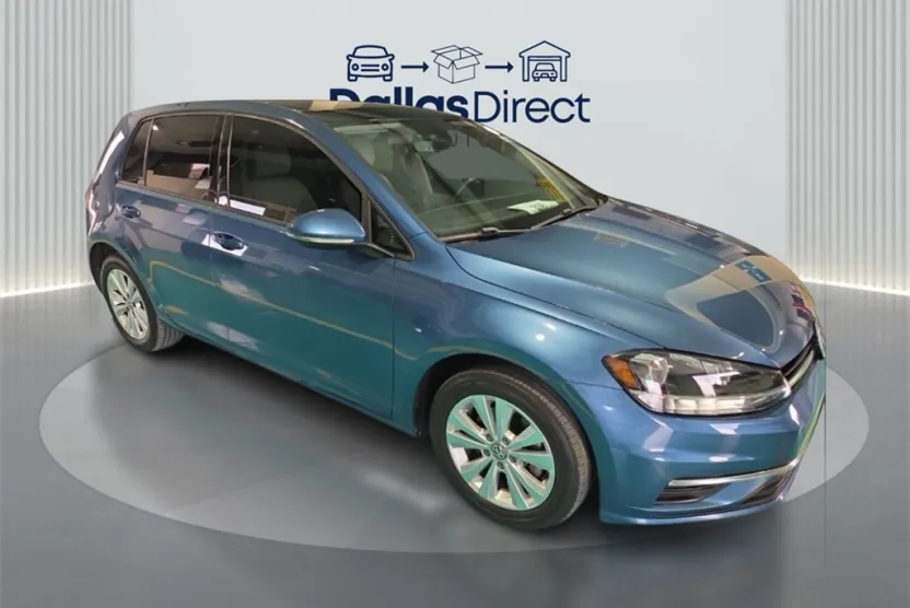 2021 Volkswagen Golf TSI photo 1