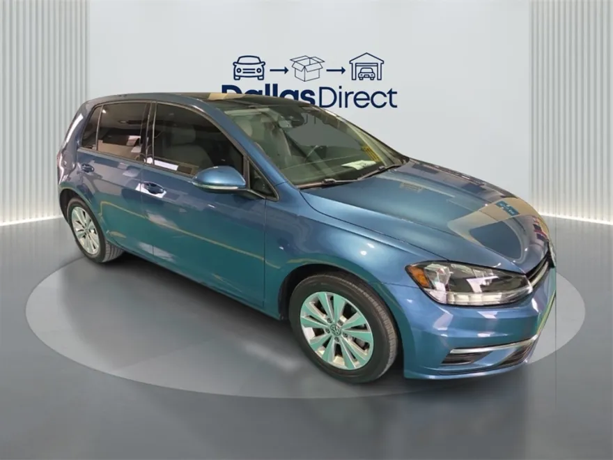 2021 Volkswagen Golf TSI photo 1