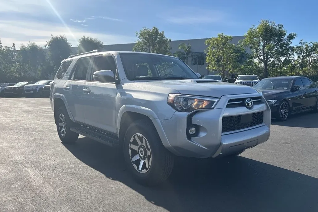 2024 Toyota 4Runner TRD Off-Road Premium photo 1