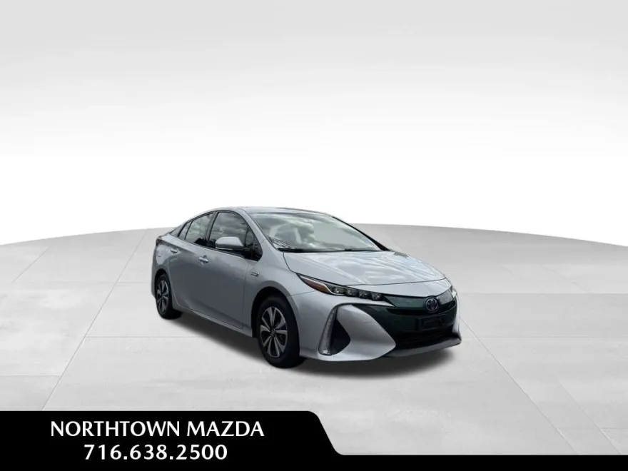 2017 Toyota Prius Prime Plus photo 1