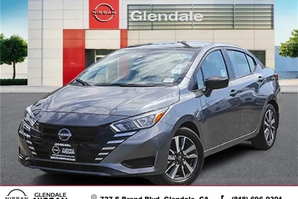 2024 Nissan Versa Plus photo 1