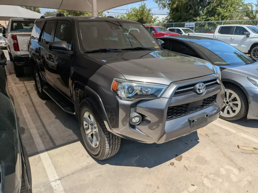 2021 Toyota 4Runner SR5 photo 1