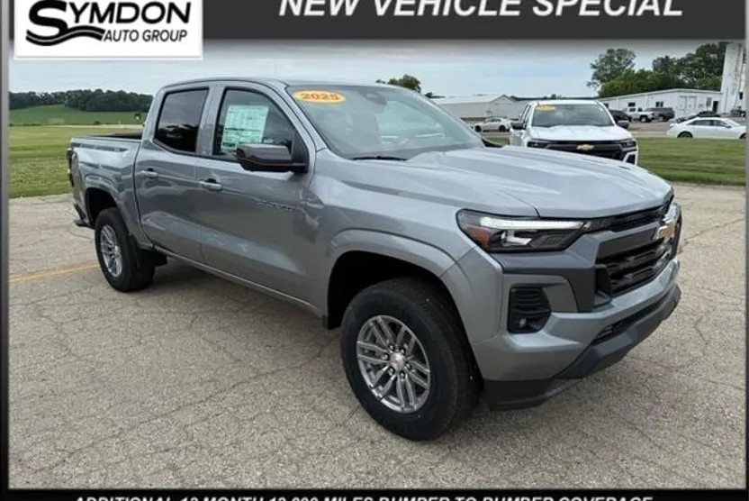 2025 Chevrolet Colorado Work Truck LT photo 1