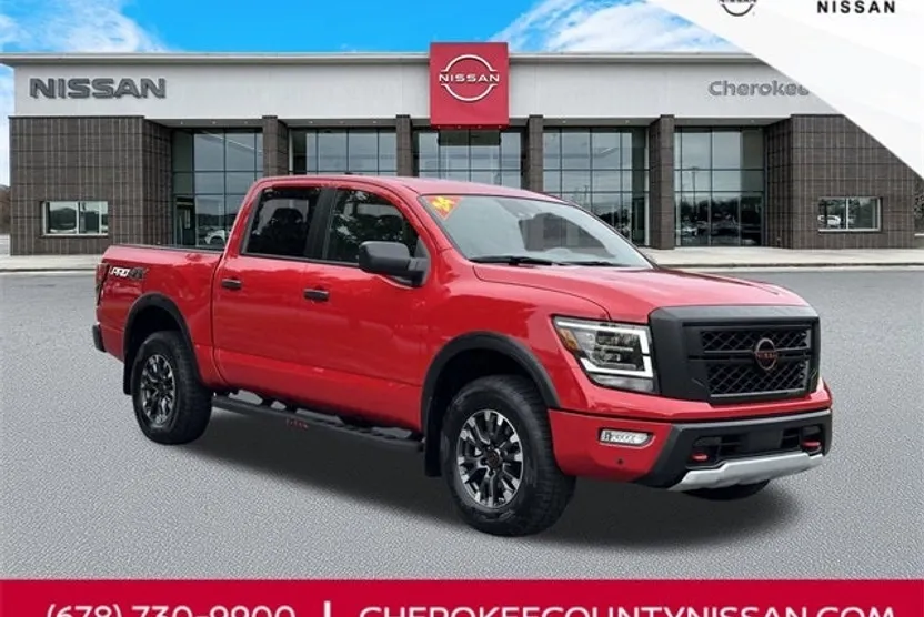 2024 Nissan Titan PRO-4X photo 1