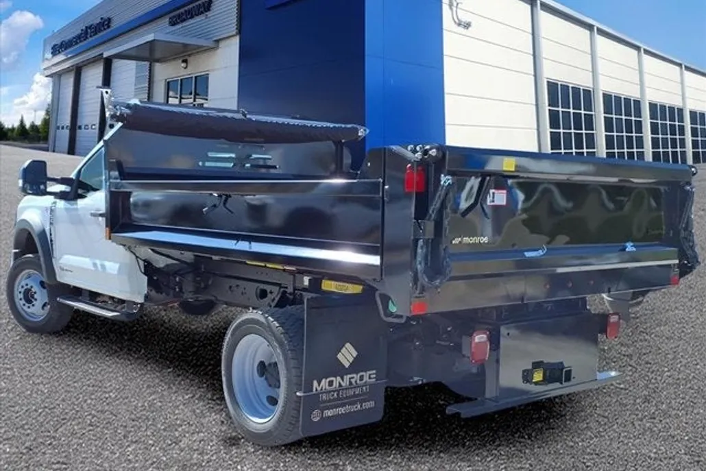 2025 Ford F-550 XL photo 1
