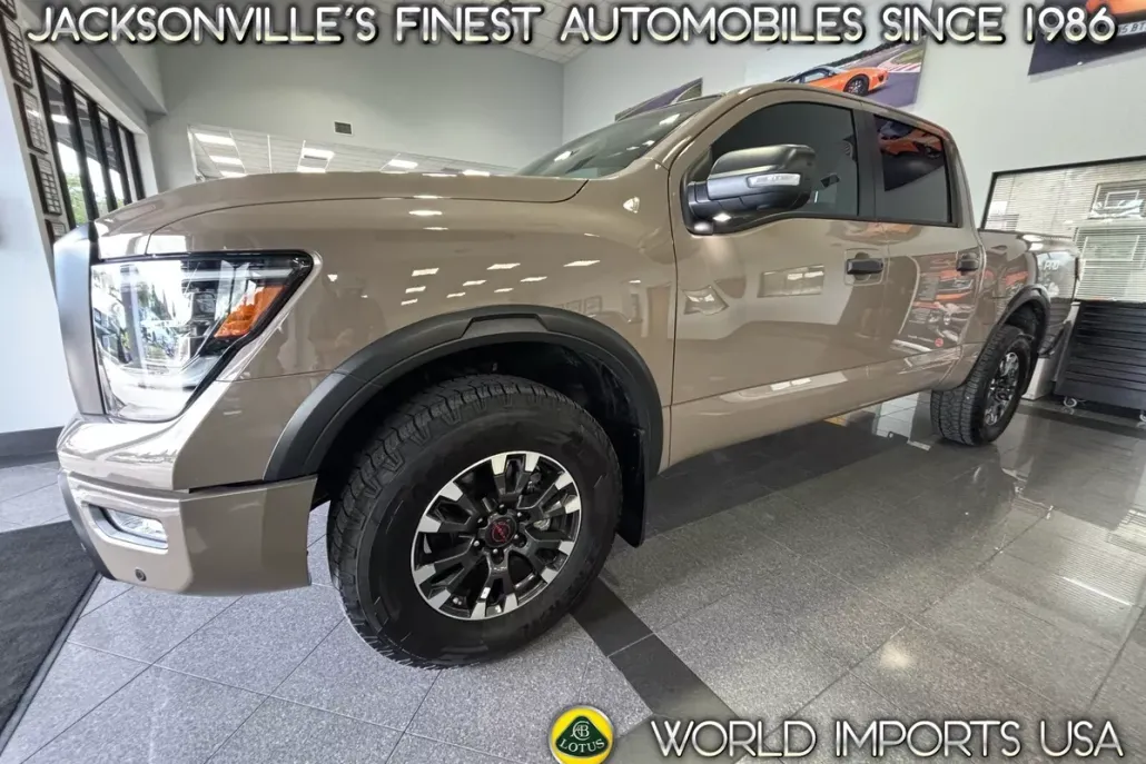 2023 Nissan Titan PRO-4X photo 1