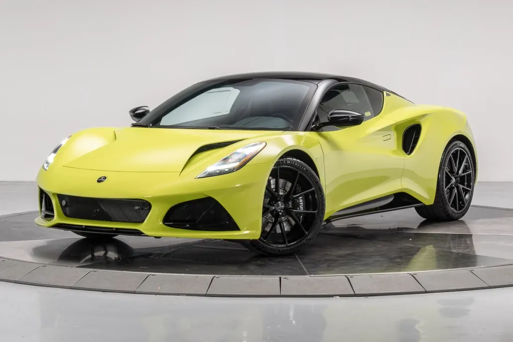 2025 Lotus Emira Base photo 1