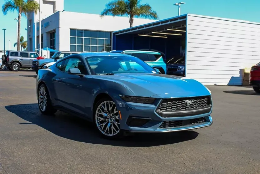 2025 Ford Mustang EcoBoost Premium photo 1