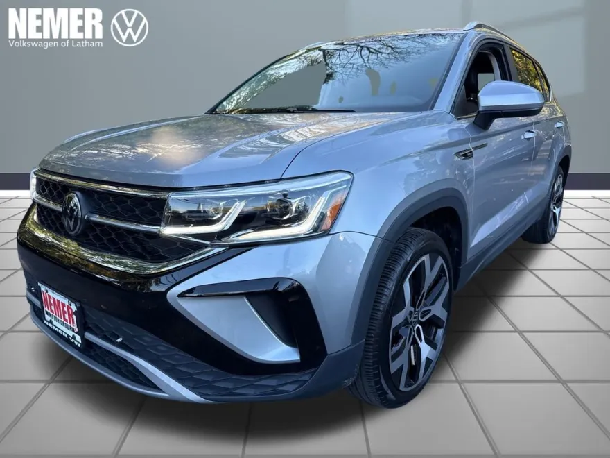2023 Volkswagen Taos SEL photo 1