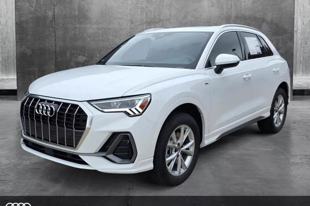 2025 Audi Q3 45 TFSI S line Premium photo 1