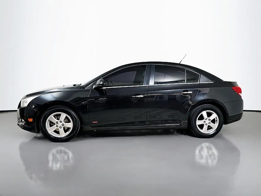 2013 Chevrolet Cruze photo 1