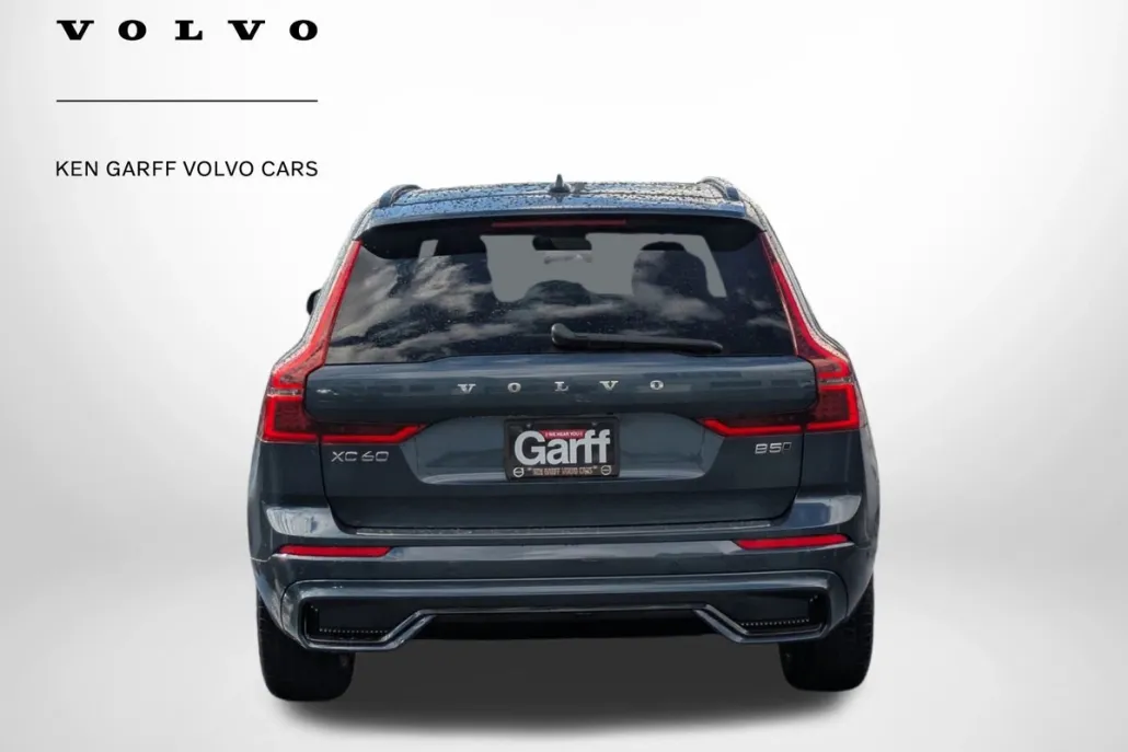 2026 Volvo XC60 Plus photo 1
