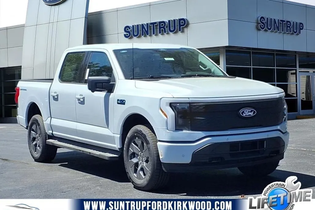 2025 Ford F-150 Lightning photo 1