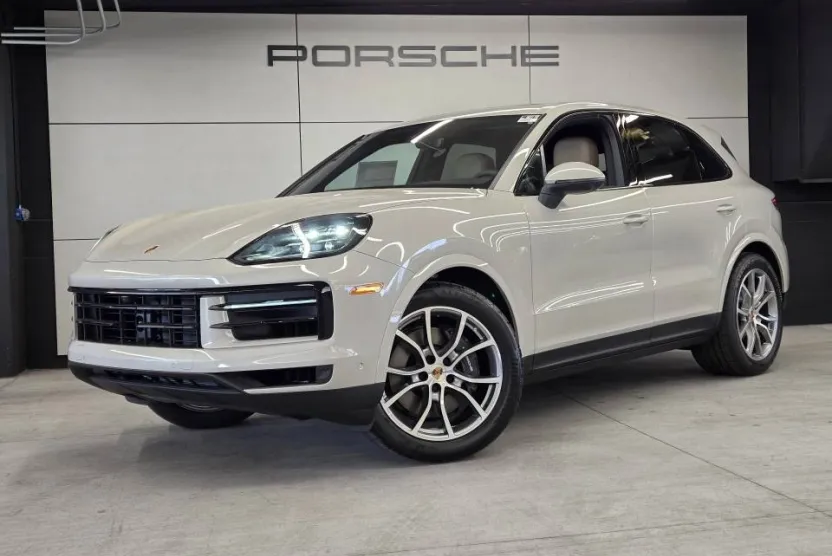 2025 Porsche Cayenne photo 1