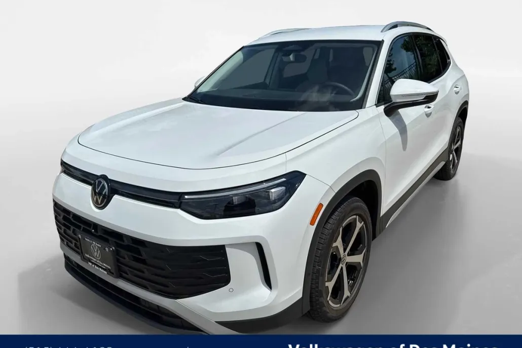 2025 Volkswagen Tiguan SE photo 1