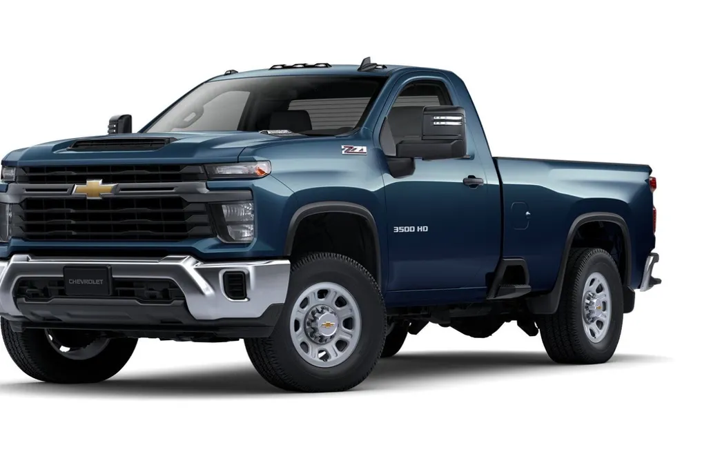 2025 Chevrolet Silverado 3500HD photo 1