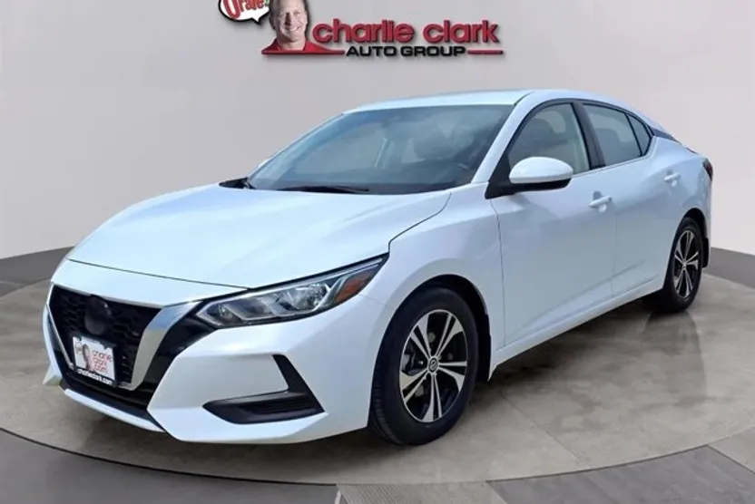 2022 Nissan Sentra SV photo 1
