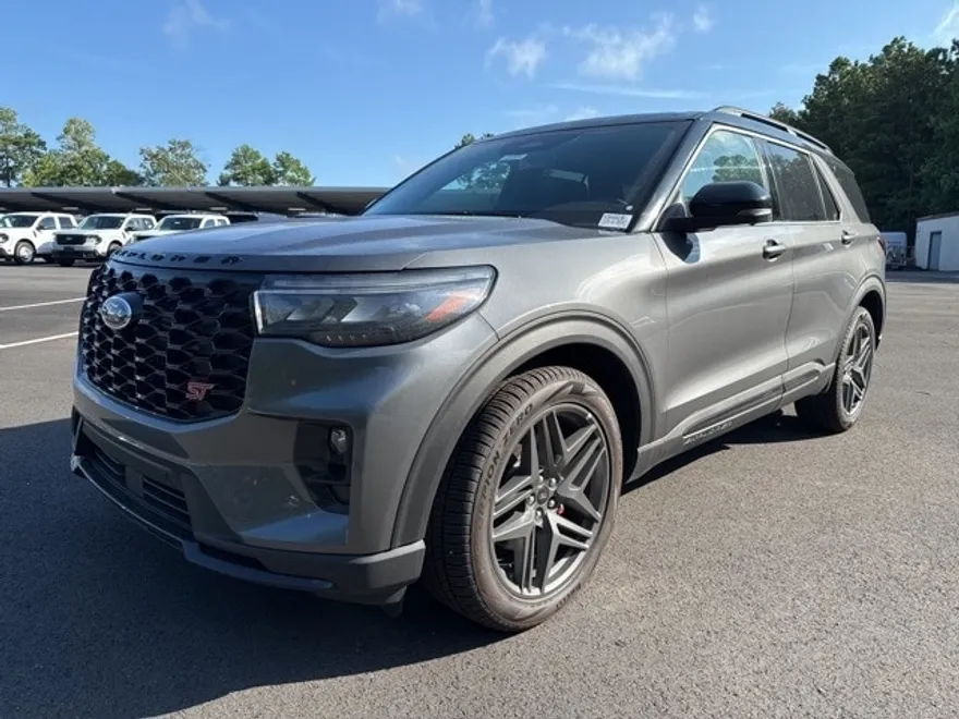 2025 Ford Explorer ST Sport photo 1