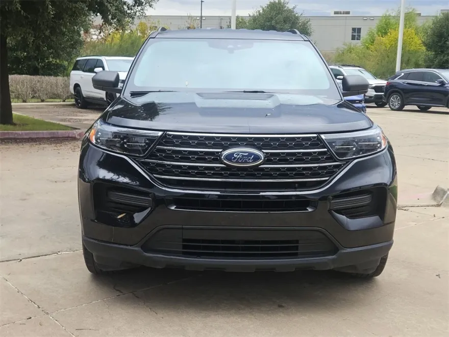 2022 Ford Explorer XLT photo 1