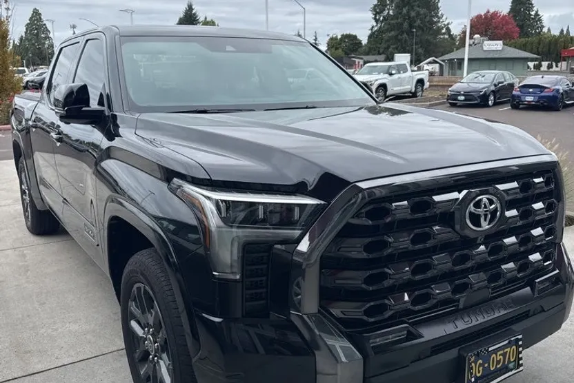 2022 Toyota Tundra Platinum photo 1