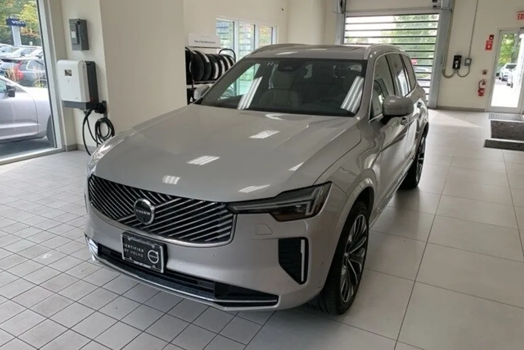 2025 Volvo XC90 Plus photo 1