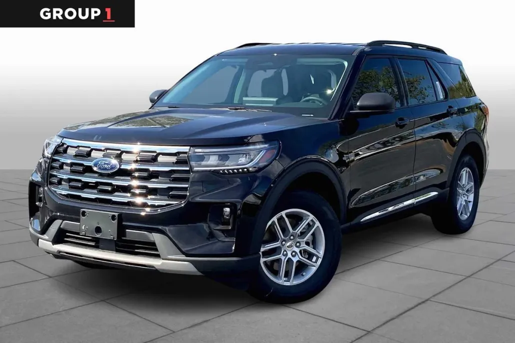 2025 Ford Explorer photo 1