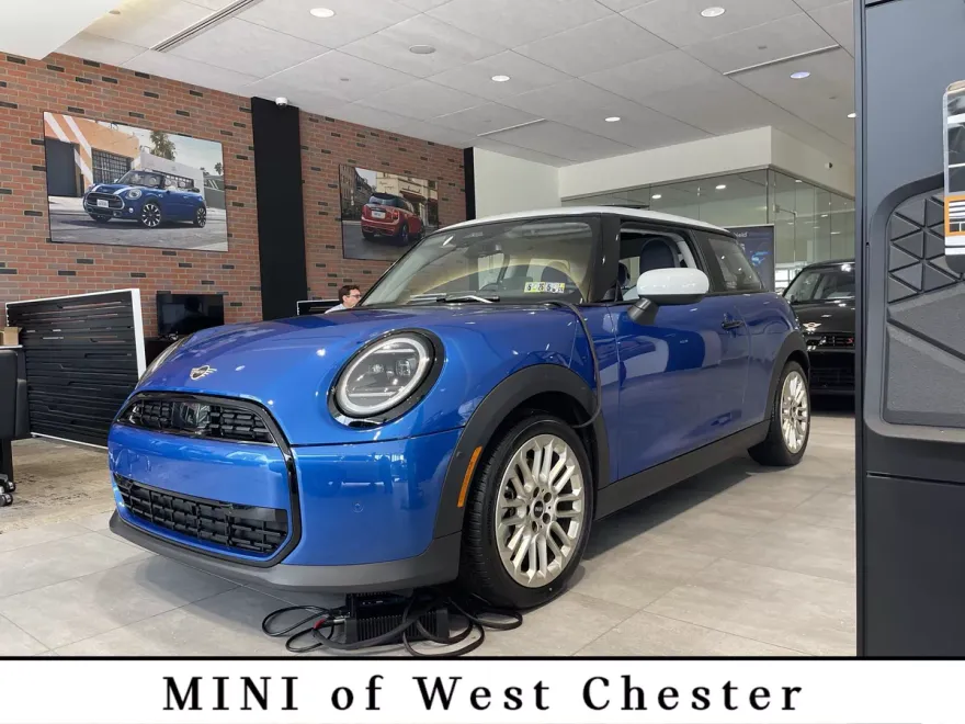 2025 Mini Cooper Hardtop 2 Door photo 1