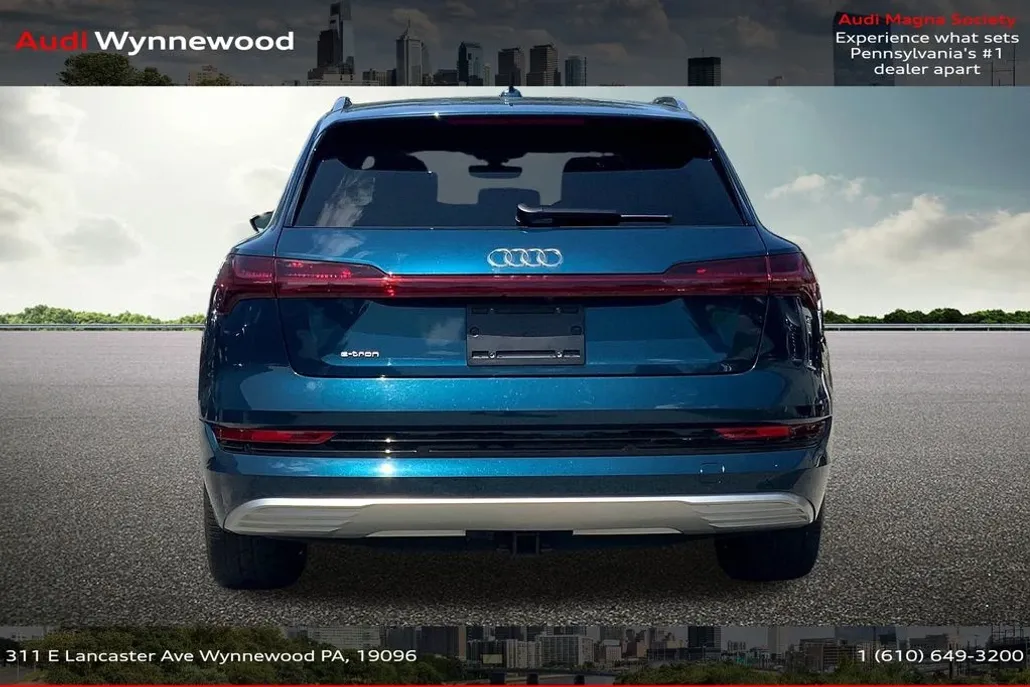 2019 Audi e-tron Prestige photo 1