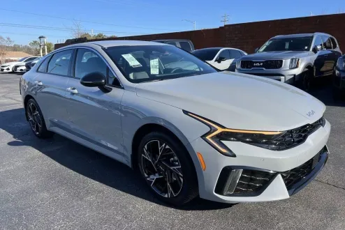 2025 Kia K5 GT-Line photo 2