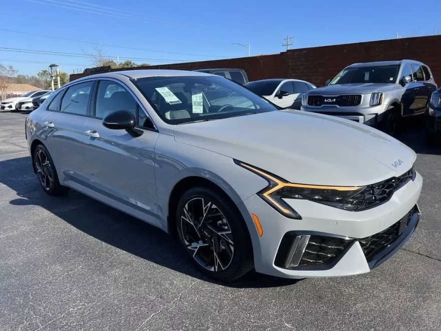2025 Kia K5 GT-Line photo 2