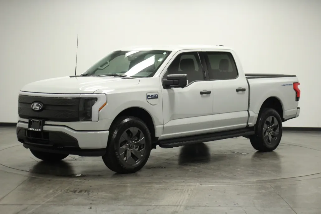 2024 Ford F-150 Lightning XLT photo 1