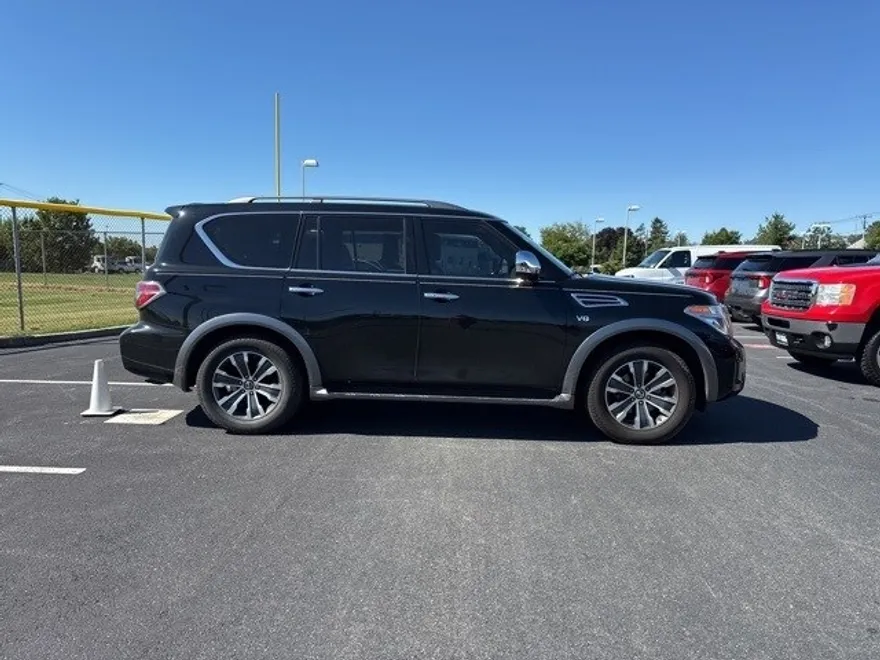 2019 Nissan Armada SL photo 1